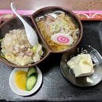 吉田屋 - 半チャーハン半ラーメン