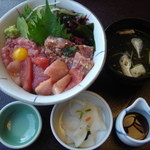 Kagono Ya Sanda Udditaun Ten - まぐろ三昧丼