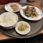 Bamiyan Wakayamashi Ekimae Ten - 鶏ニラもやし定食・餃子