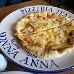 PIZZERIA&BAR NONNA ANNA - クアットロ・フォルマッジ