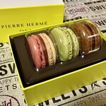 PIERRE HERME PARIS Sogo Yokohama Ten - パッケージのお姿