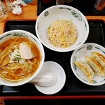 Hidakaya Ueo Nishiguchi Ten - ラ・餃・チャ セット@650円