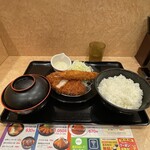 Matsu no Ya Chitose Funabashi Ten - 超厚切りロースかつ＆有頭大海老フライ（1尾）定食豚汁セット