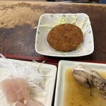 日の出寿し食堂 - コロッケ