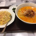 福来多 - 担々麺とチャーハン