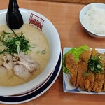 Fufu Ramen Takamatsu Busshoyama Ten - とんこつラーメン＆パーコーセット