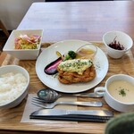 kitchen yoridokoro - スープは白菜とのこと。