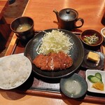 L L - ハンバーグカツ定食