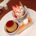 カフェモロゾフ - プリン、イチゴパフェ、チーズケーキのセット