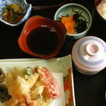 Washoku Restaurant Miyoshi - 天麩羅定食（上）です。逆から撮影で申し訳ない。