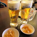 中華酒場 三百楽 - 生ビール＆お通し