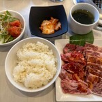 焼肉じゅうじゅうカルビ - 料理写真: