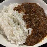 Lighting Bar coconoca9 - 2日間煮込んだ無水カレー 1000円+税（R5.12時点）