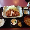 かつ庄 - 負けてたまるか勝負の厚切りロースかつ定食 (1880円・税込)