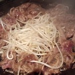 Sawa Ya - つぼ漬けジンギスカン（1,100円）　香ばしいタレの味がラム肉にあいます