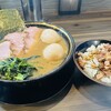 王道家直系 家系ラーメン がく