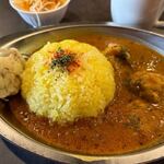 day's curry  - カレーはサラリとしたスープカレーの様な香りの良いバタースパイスカレーです。