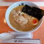 Hirugao EX - 塩ラーメンひるがお盛り