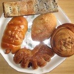 Italian Tomato Cafe Junior Bakery Kawaguchi Kyupo-Ra Ten - パンの日に購入した、一袋500円のパン