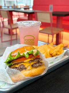 Shake Shack Shibuya Ten - バーガー・ポテト・ドリンク