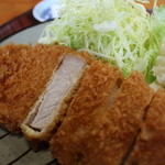 なおかつ - 料理写真:衣は薄くサクサク♪お肉はジューシー♪使う素材はこだわりの『鹿児島産黒豚』のみ♪はっきり言って旨みが違います♪自慢の一品です(^^)