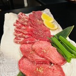 Sumibi Yakiniku Nikushiki Susukino Ten - 