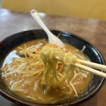 Kurumaya Ramen Itako Ten - 麺は歯ごたえ抜群、スープに絡みます