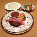 Restaurant Hibiki - 小倉リーセントホテルのレストラン 響 で「和風ハンバーグ セット」です。
                        あ、クラムチャウダーは飲み干してしまいました(^◇^