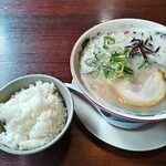 博多ラーメン 山桜 - 料理写真: