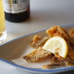 Zakoya - ビール頼んだら、突き出し３００円が必須です、でもこの鯛の骨せんべい、美味かったです