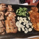 Motsu-nabe Samgyeopsal Senmon Ten Mossamu - 