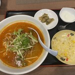 Chinese Saikan Ryusei En - 担々麵定食 980円