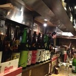 絶好調てっぺん - 歌舞伎町の雑居飲食ビルの９F。普通ならば絶対に選ぶことはないであろうビルの９F。エレベーターをを降り、中に入ると・・・・・　すごいです。