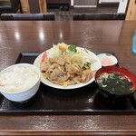 食い処 二代目 しぶ家 - 料理写真:生姜焼き定食（税込み９２４円）