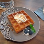 OTONA COFFEE LOUNGE WING - 