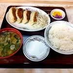 Takachiho - 4個定食(670円)。