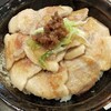 Ton fe Mugitaro - にんにく豚バラ焼丼（中）