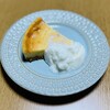 岩瀬牧場 - 料理写真:岩瀬牧場ベイクドチーズケーキ  ヨーグルト添え(自宅)