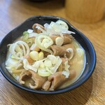 四文屋 - もつ煮込み　390円