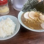 Yokohama Iekei Ramen Konshinya Numazu Ten - 