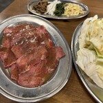 飛騨焼肉ホルモンぼたん - 