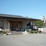 うなぎの半助 - お店の前は広い駐車場です