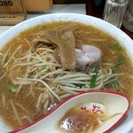 光華飯店 - 味噌ラーメン(690円)