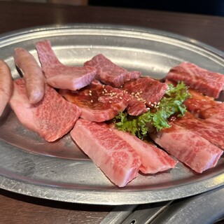 焼肉の白川 - 料理写真:上ロースと上カルビ