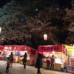 Yatai Takechan - 花見客でにぎわい始めた小頭町公園