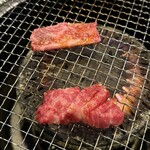 Yakiniku Sanai Saiwai Ten - 黒毛和牛カルビ