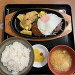 とき和 - 料理写真:2つの味ハンバーグ定食