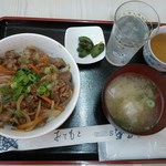 Sakusaku Kitchen - 「キッチン定食」500円。
                      今日は…豚しょうが焼き丼」♪