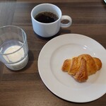 HOTEL ROUTE INN Nagaoka Ekimae - 和食を終えて、洋食ー。と、いってもパンだけですけどね。