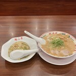 ラーメン魁力屋 - 料理写真:焼きめし定食